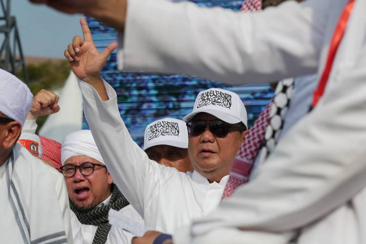 Indonesian radicals: Speak loudly but carry a small stick